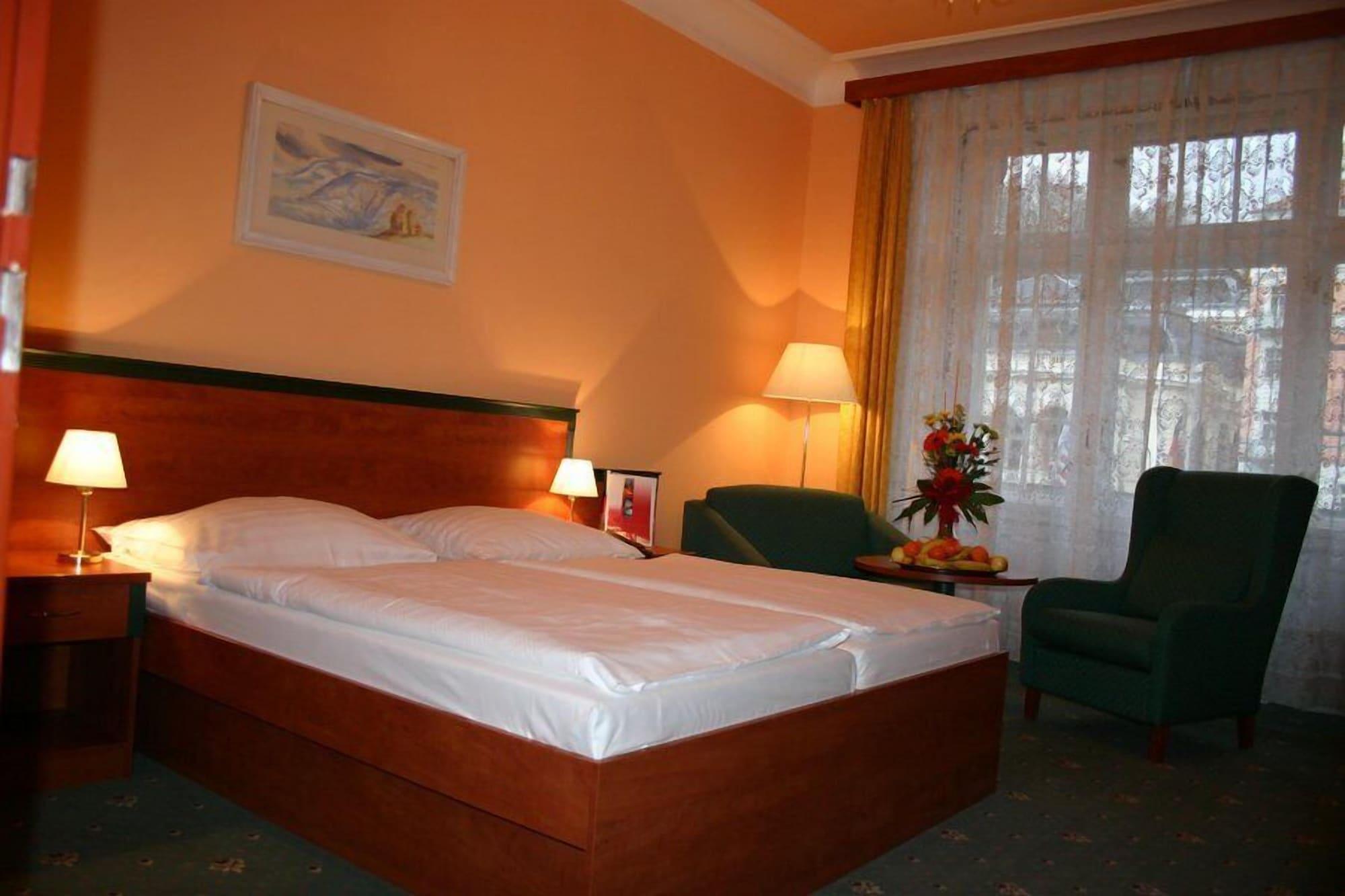 Ea Hotel Jessenius Karlovy Vary Exterior photo